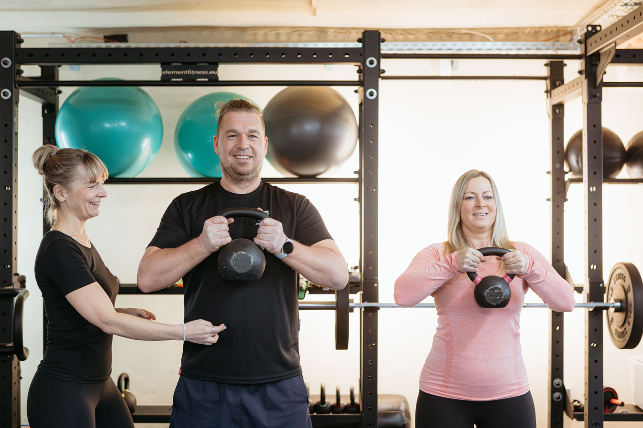 Functional Training mit einer Trainerin und 2 Kunden